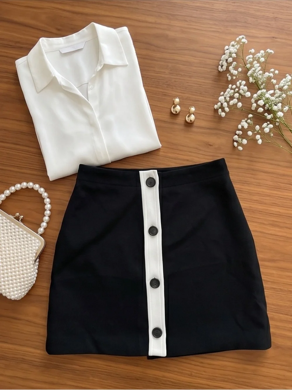 Kate Spade Black & White Skirt • Chic Boutique Mini Skirt - Picture 3 of 6